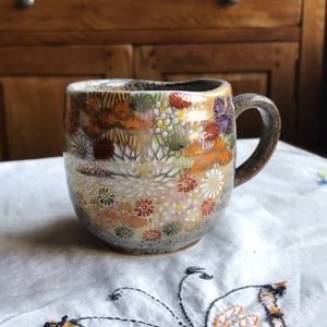Unique, Kutani Yaki(ware) Japanese tea mug.